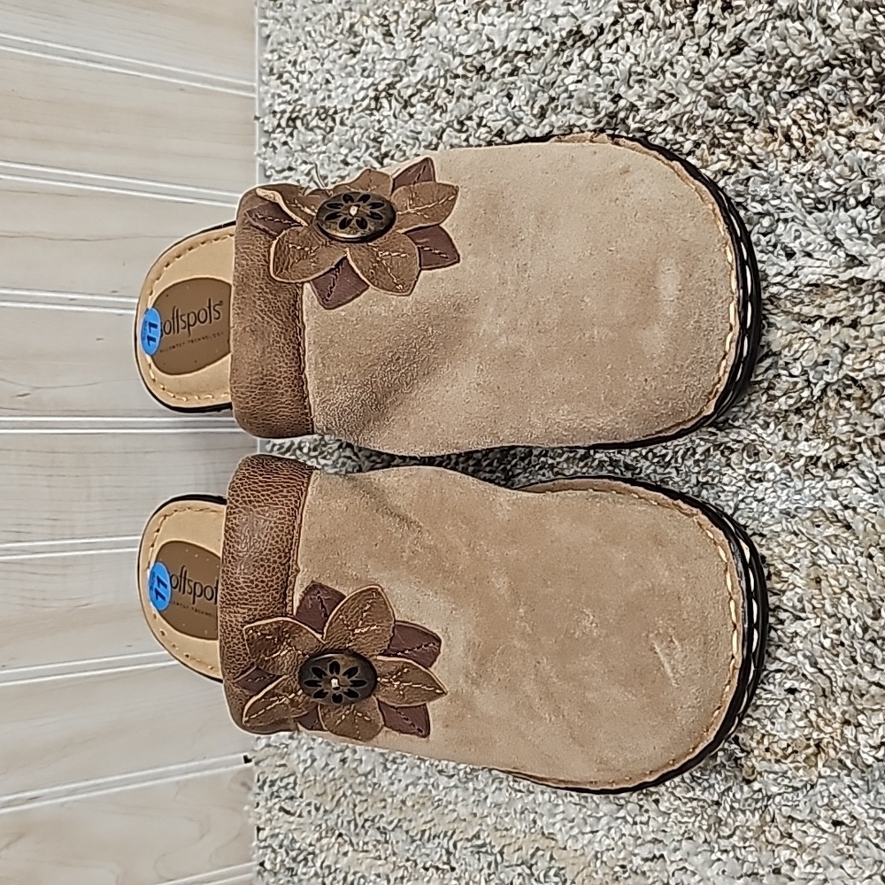 Softspots * Lara Clogs * Women's Size 11 * Brown Leather * Leather Flower * NWOT